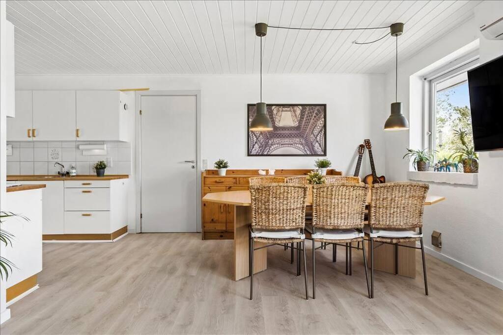 House Near Public Transport Villa Lystrup Exterior photo